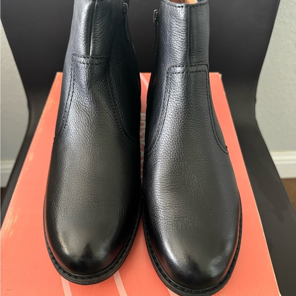 Easy Spirit Juna boots NWT. - Picture 6 of 7